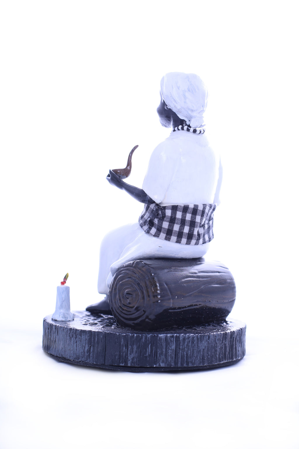 Estatua - Preta Velha Sentada 001