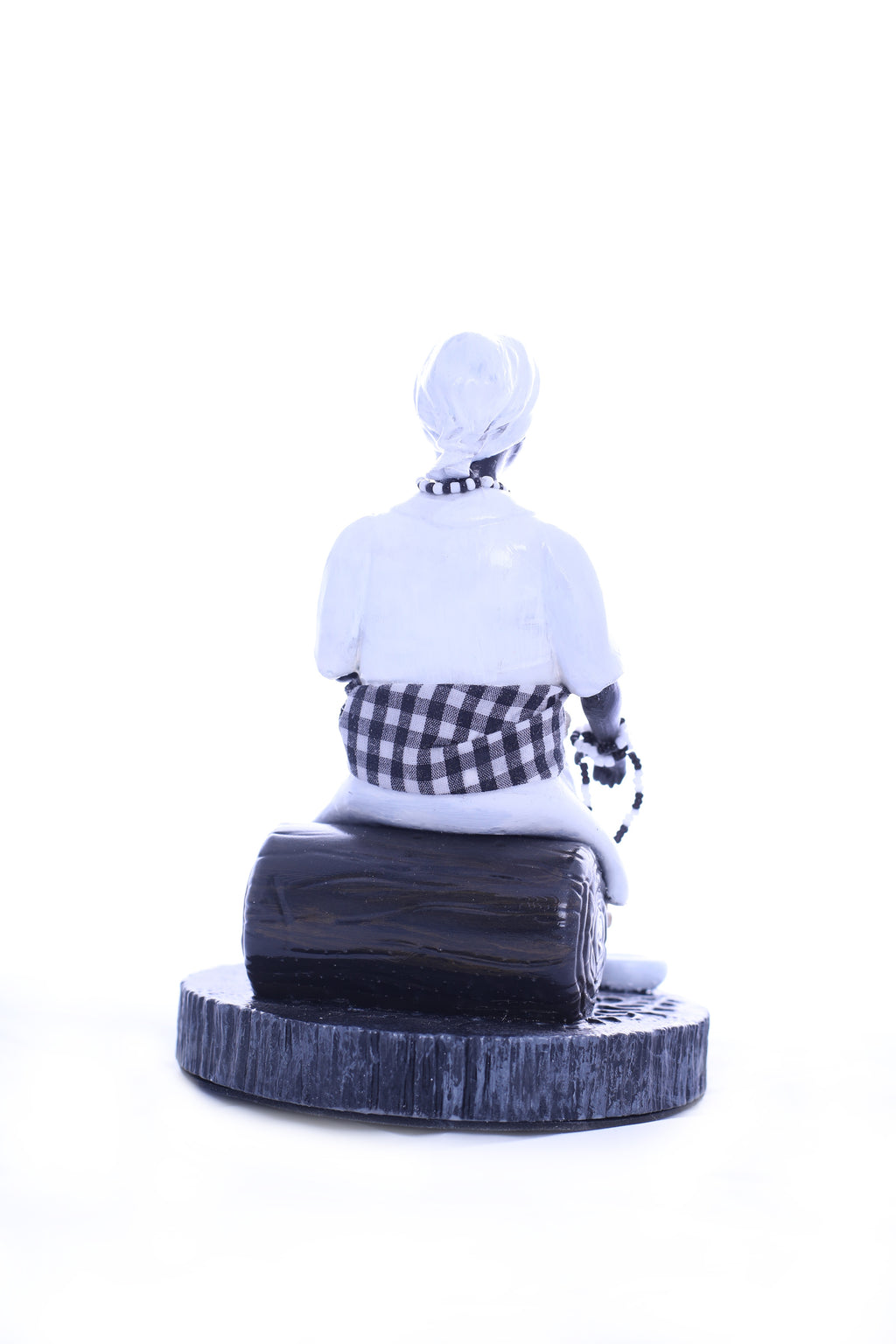 Estatua - Preta Velha Sentada 001