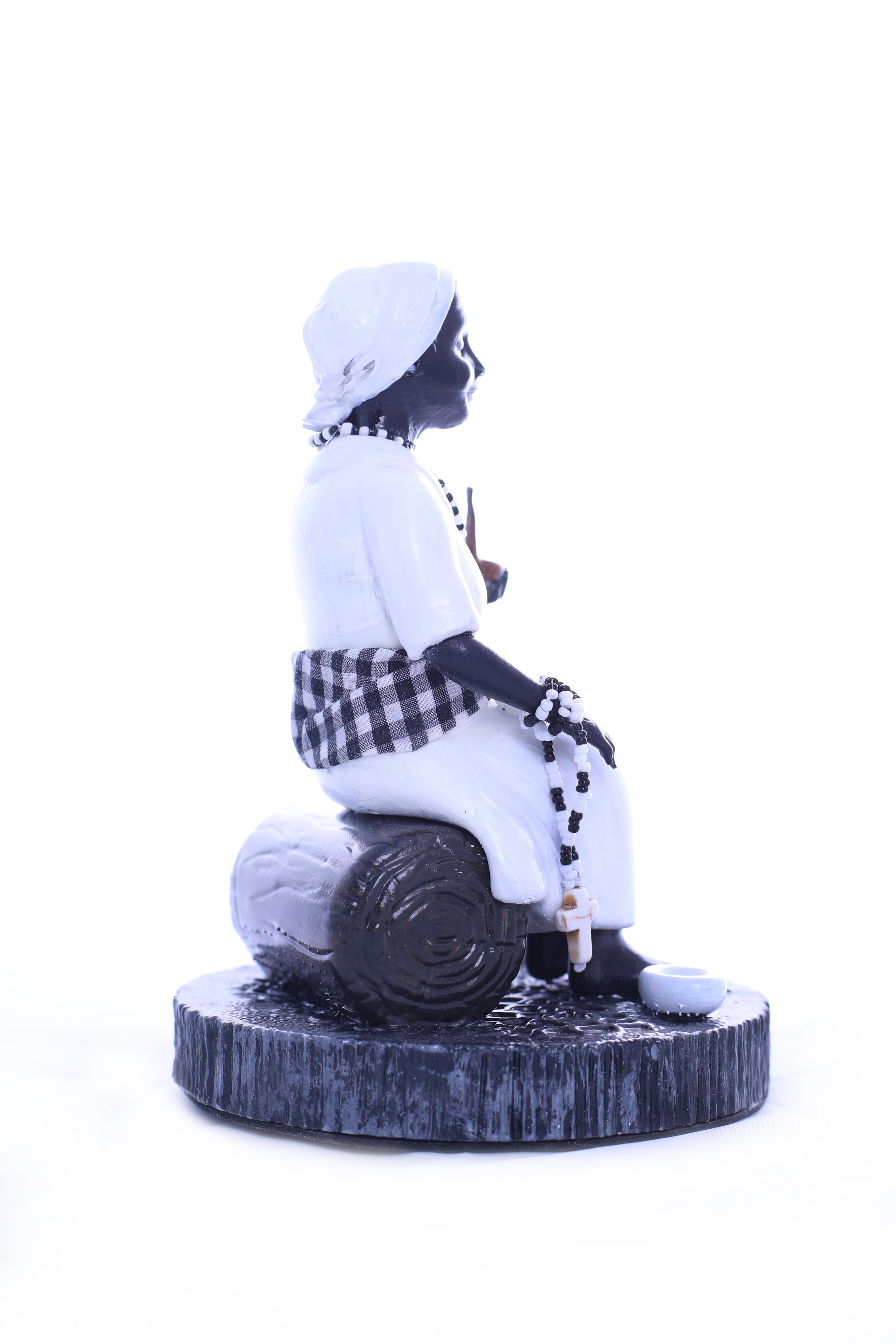 Estatua - Preta Velha Sentada 001